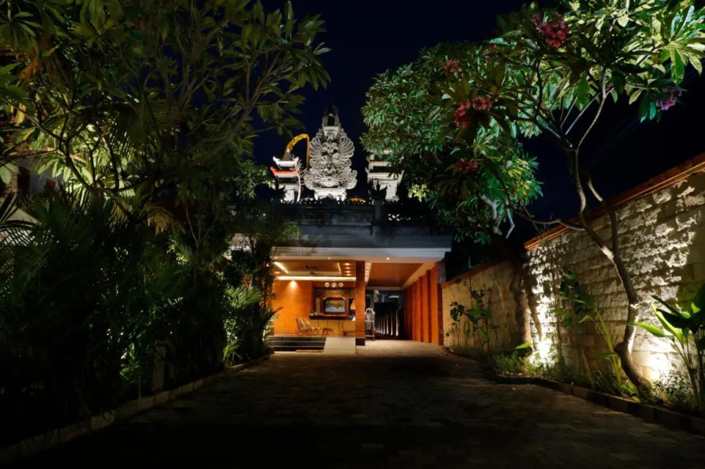 Adi Dharma Hotel Legian