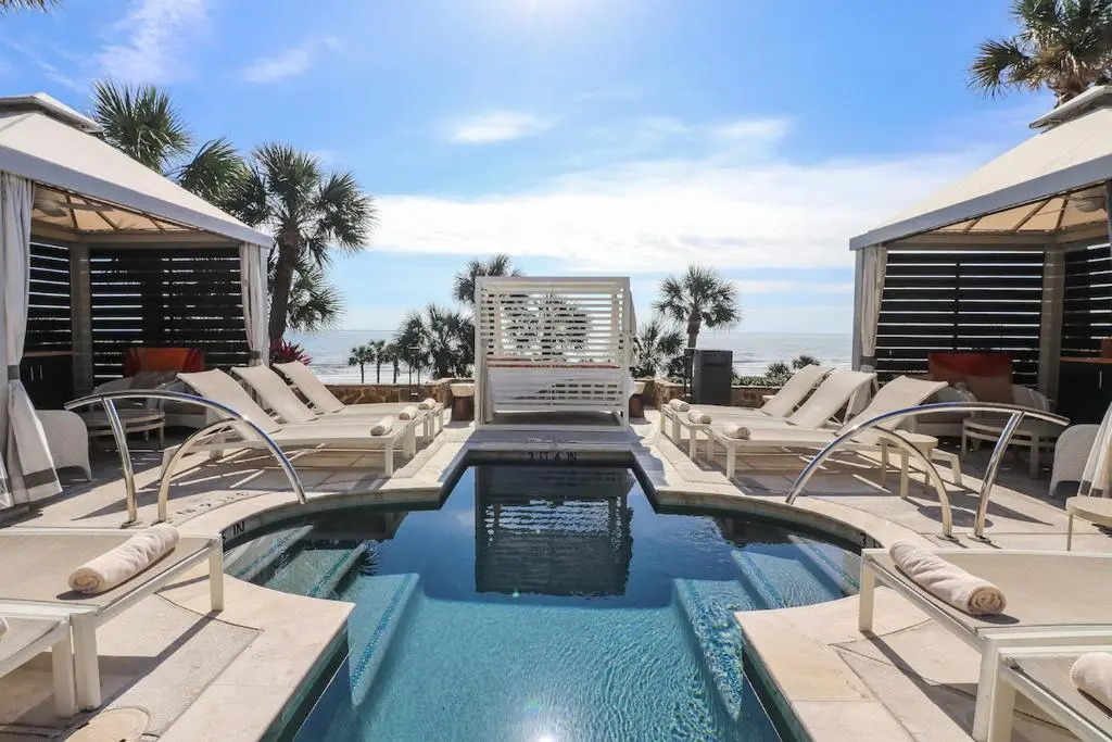 Gorgeous San Luis Condo Amazing Pool Amenities Ocean Views From 2 Balconies