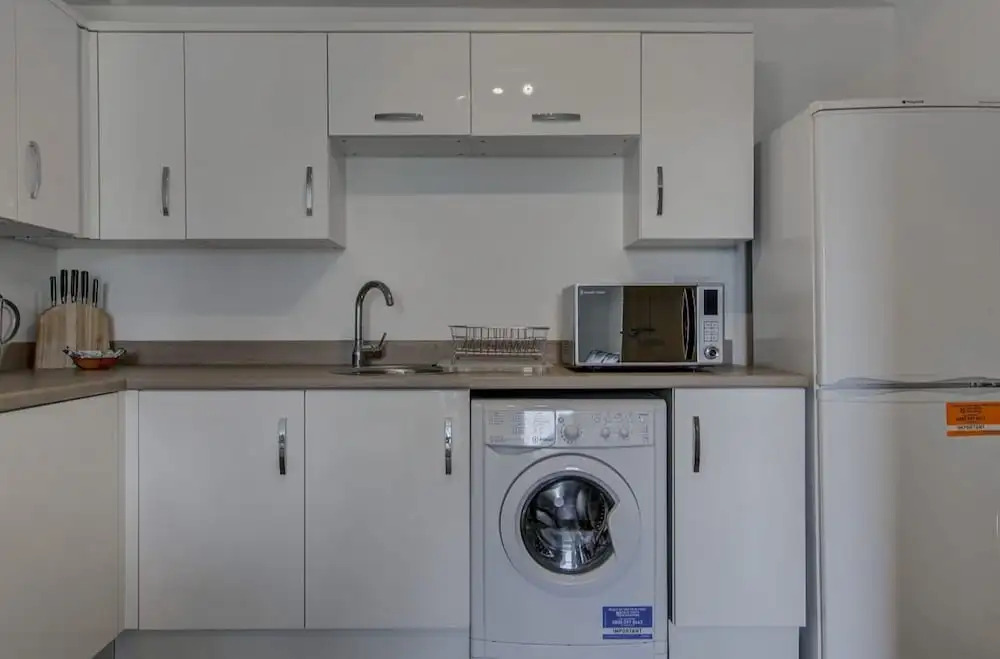 Large, Spacious and Modern apt for 4 in Manchester