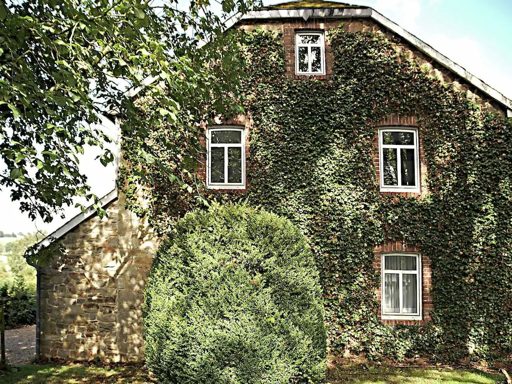 Ruhiges, gemütliches Ferienhaus mit großem Garten