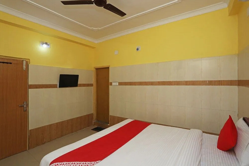 OYO 15915 Hotel Star Inn