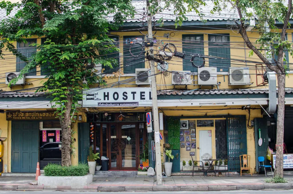 Bed & Butler Hostel
