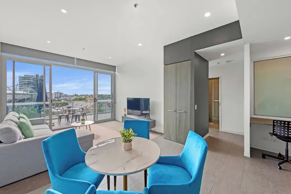 Trafalgar Lane Apartments by CLLIX