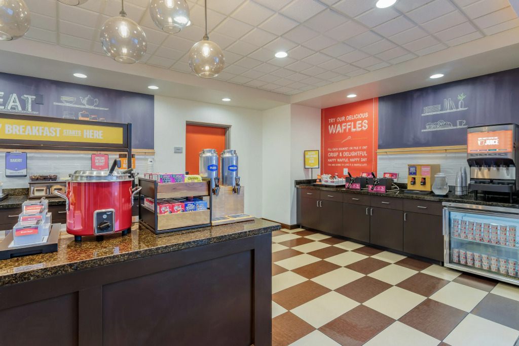 Hampton Inn and Suites Parkersburg Downtown