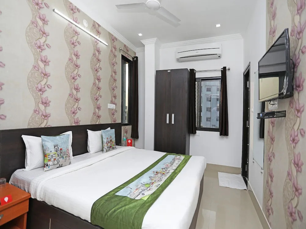 OYO 10214 Hotel Westwood INN