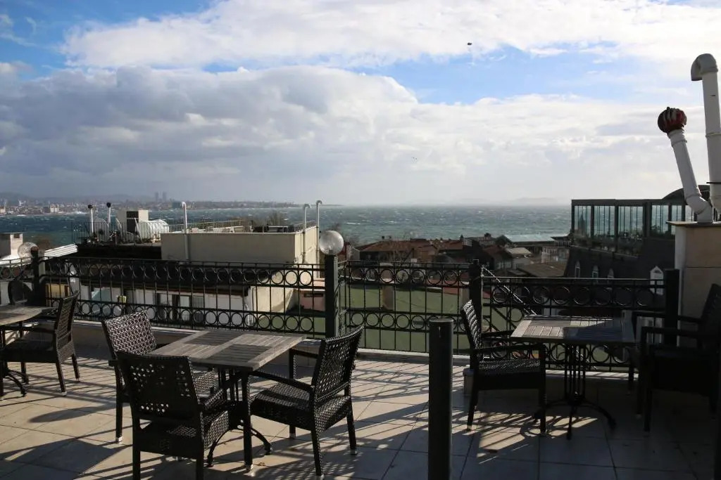 Grand Peninsula Hotel