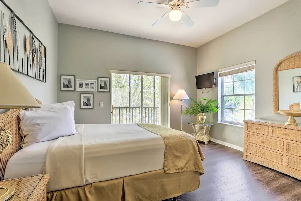 Bahama Bay Condo w/ Patios < 10 Mi to Disney!