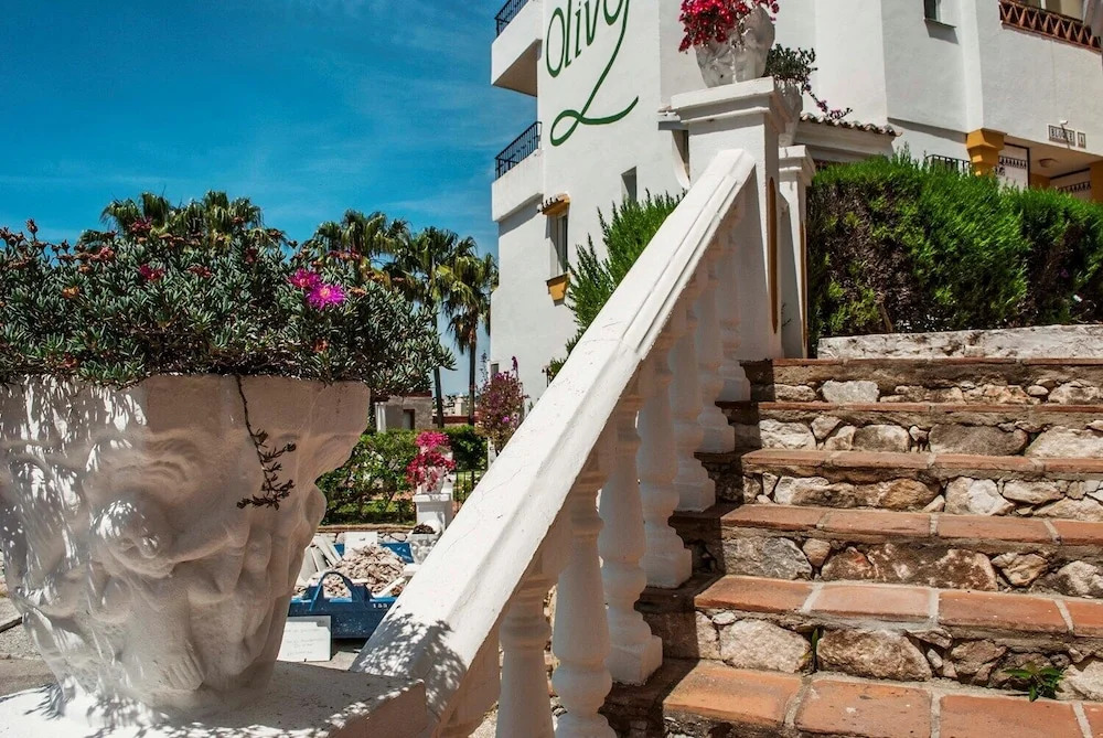 Riviera del Sol Apartment SeaView and Pool WIFI Near Beach Ref 75