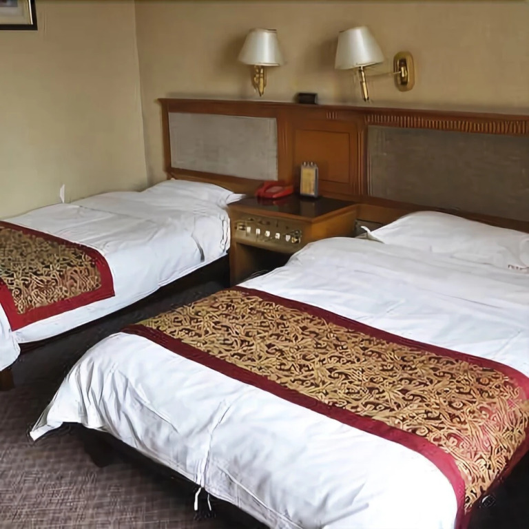Longyun Hotel
