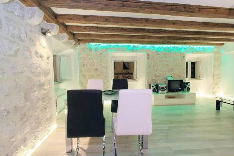 Apartment 4 You