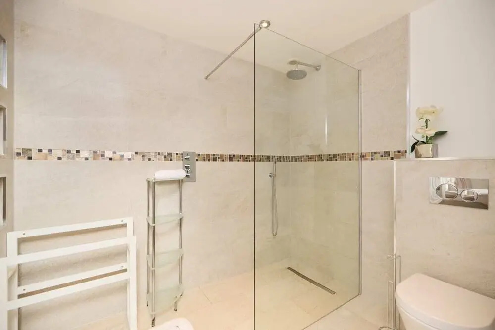 The Bourton-on-the-water Place - Lovely 5bdr House With Parking + Garden