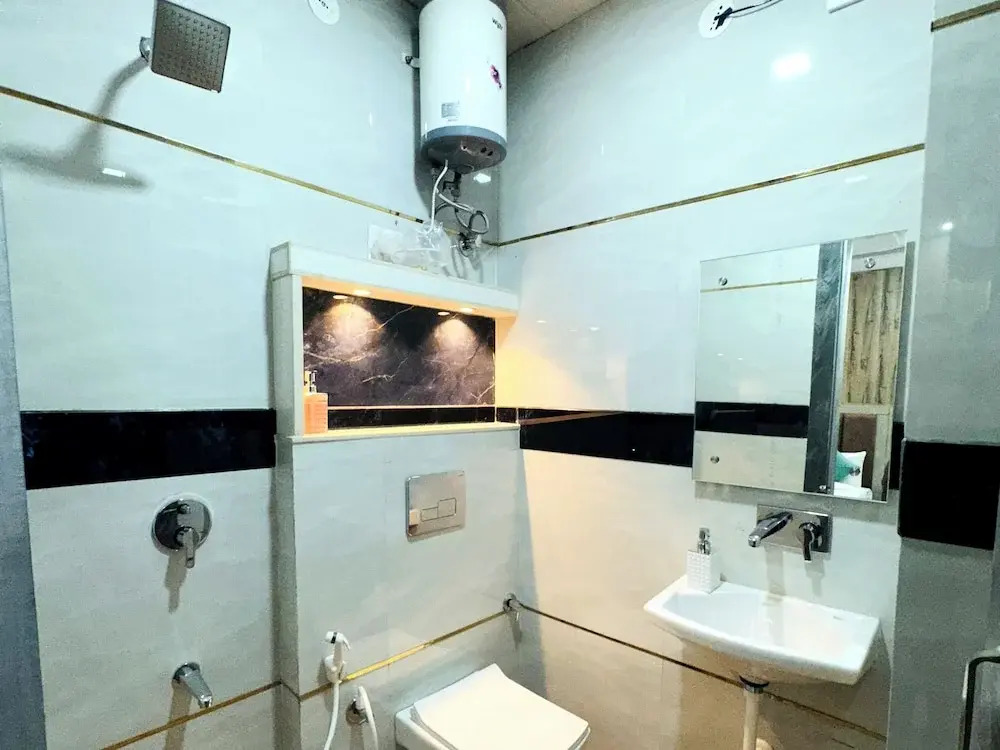 FabHotel The Grand Luxury Stay