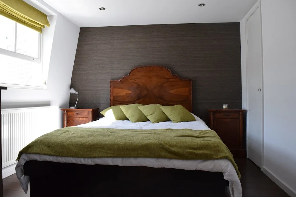 2 Bedroom Apartment in Paddington