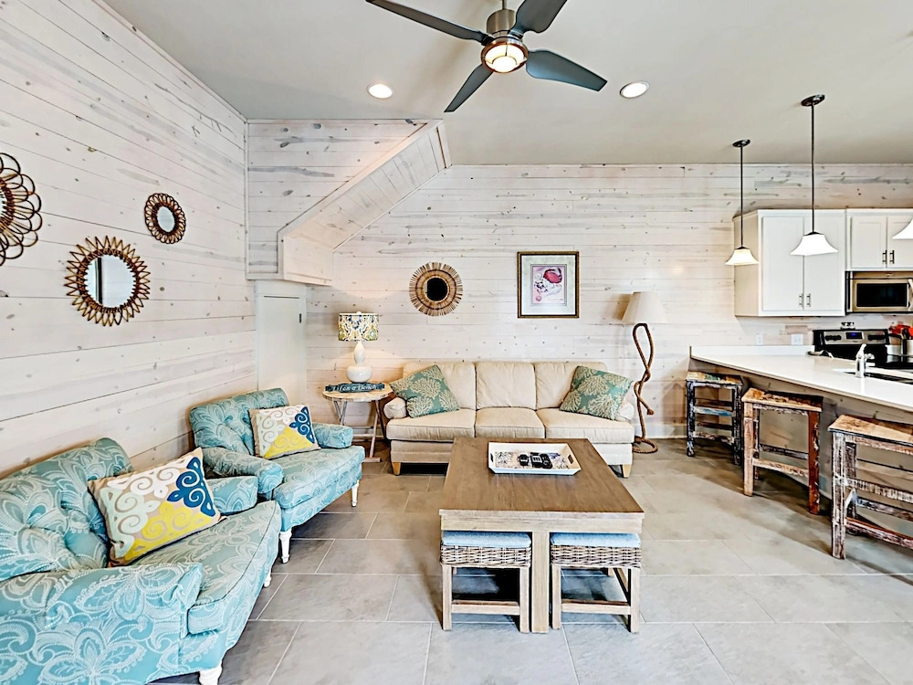 Stylish New #102 - 3 Br Townhouse
