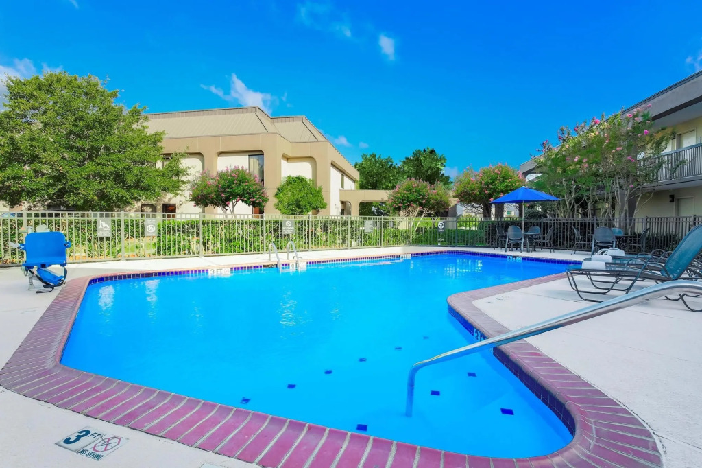 Red Lion Inn and Suites Hattiesburg
