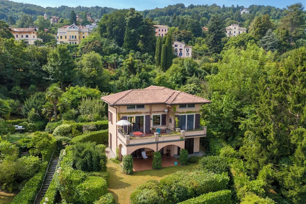 Il Dipinto Sul Lago Stresa Center
