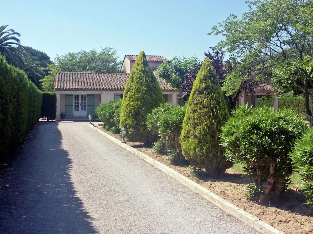 Sprawling Villa in Saint-tropez With Swimming Pool