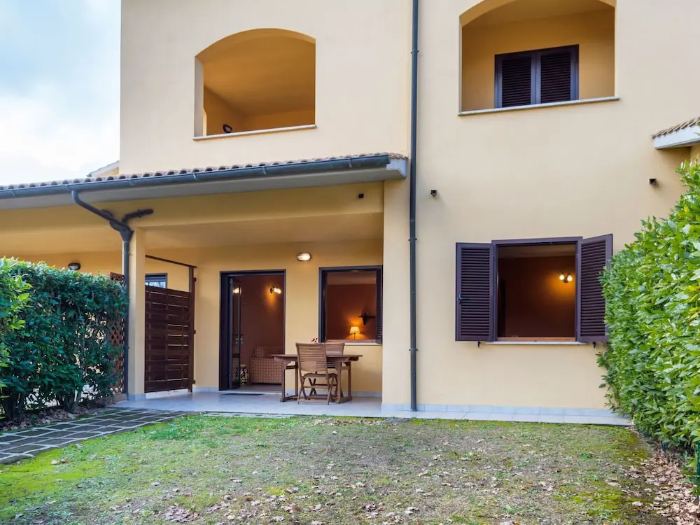 Residence with swimming-pool and thermal pools in Sorano