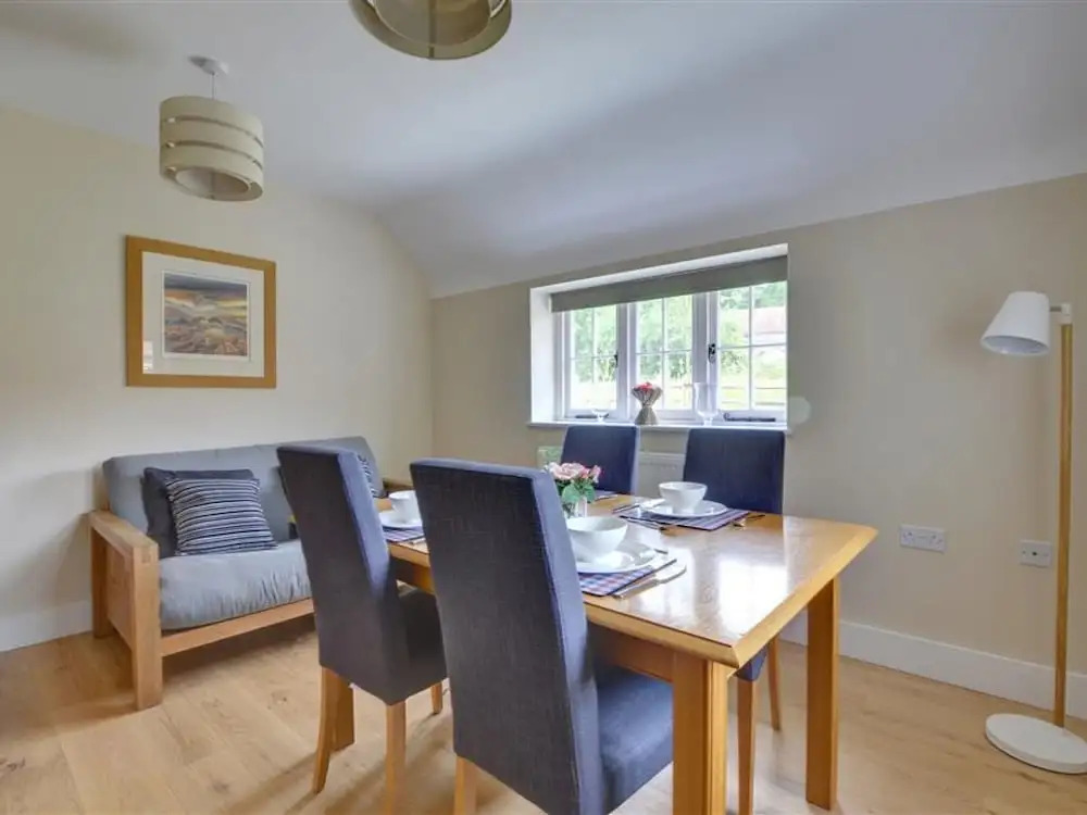 Gorgeous Holiday Home Overlooking the Spacious County of Weald of Kent