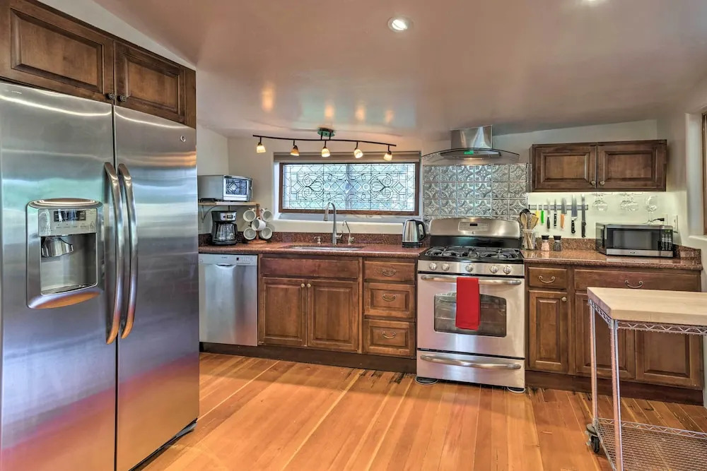 Carbondale Home - Steps to Dine, Shop & Hike!