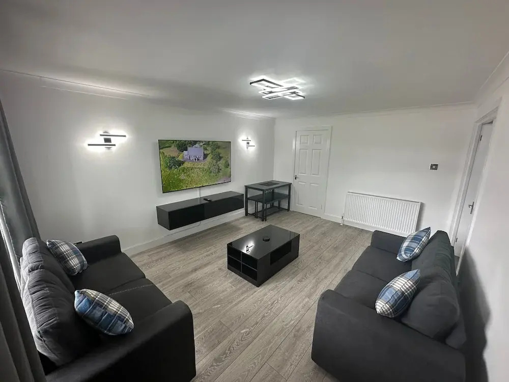 Family - Garden - Parking - Wifi - Sleeps 5