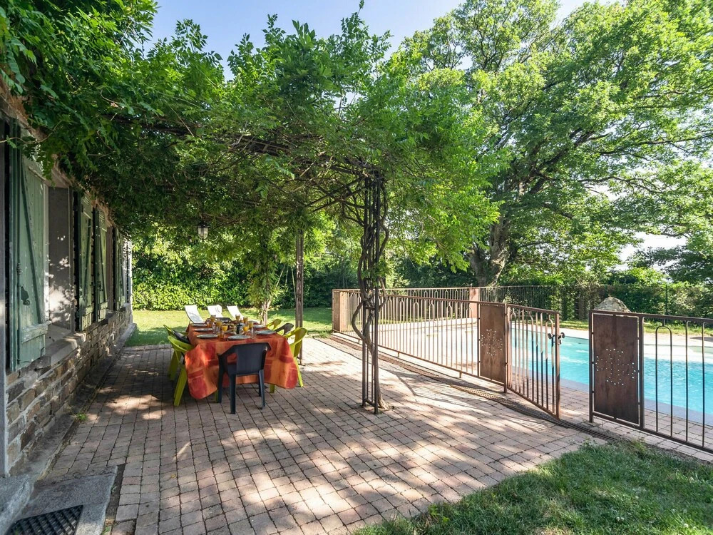 Stone House St Denis with Pool & Views