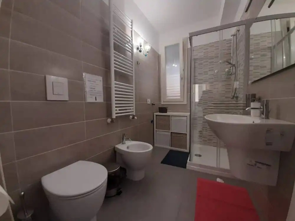 Two-story House in the City -climatized - Wifi