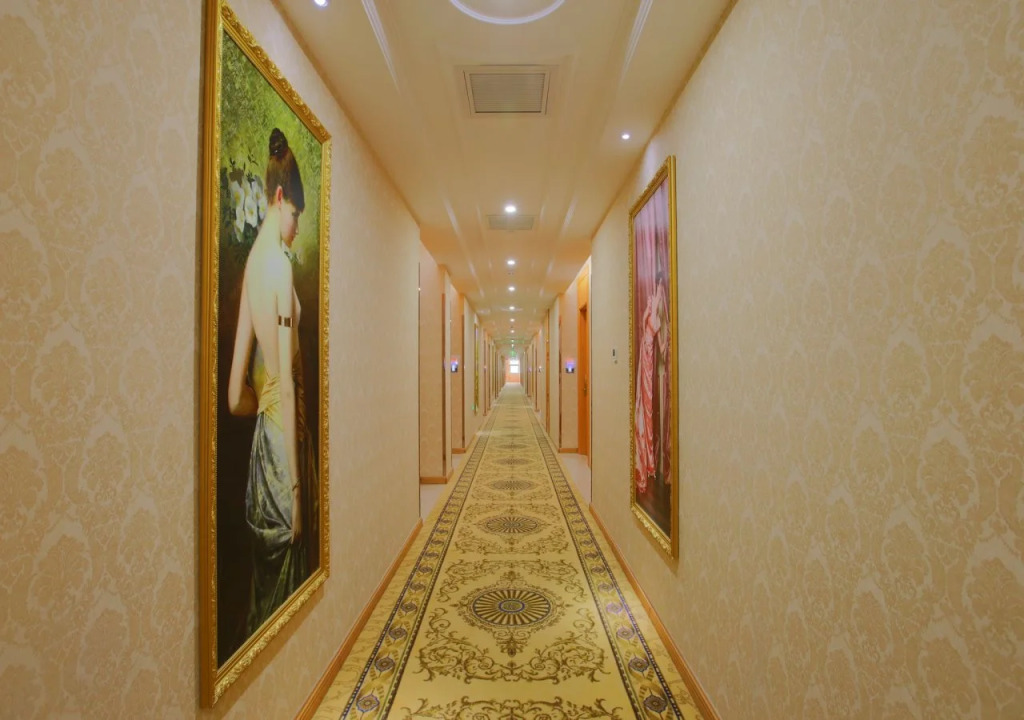 Venus International Hotel ( Shanghai Wild Zoo Shop)