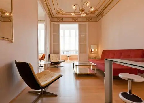 Modern-ist Apartment