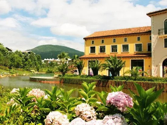 Hot Spring Valley Hotel