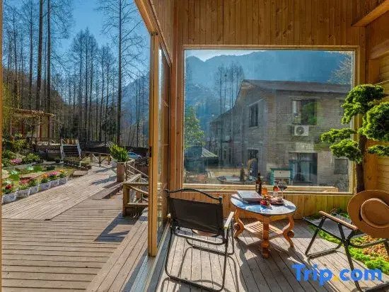Qingcheng Mountain·Yuan.Qi Wooden House Private Tang Homestay