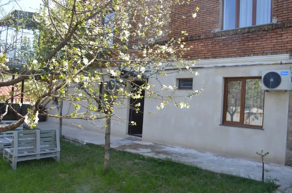 Mebo House