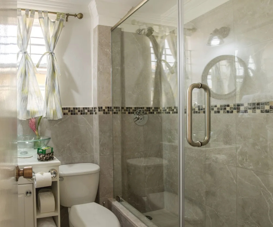 Apartment Soleil 2 mins Walk to Beach, Town and Soufriere Attractions