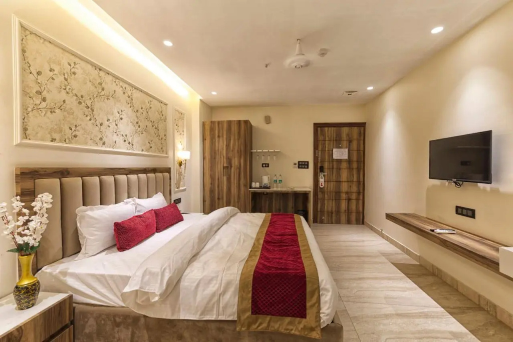 Royal 9 hotel & Banquet