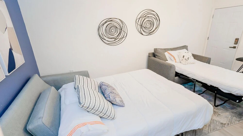 1 BR APT 6min walk Miami Beach Kitchen 02