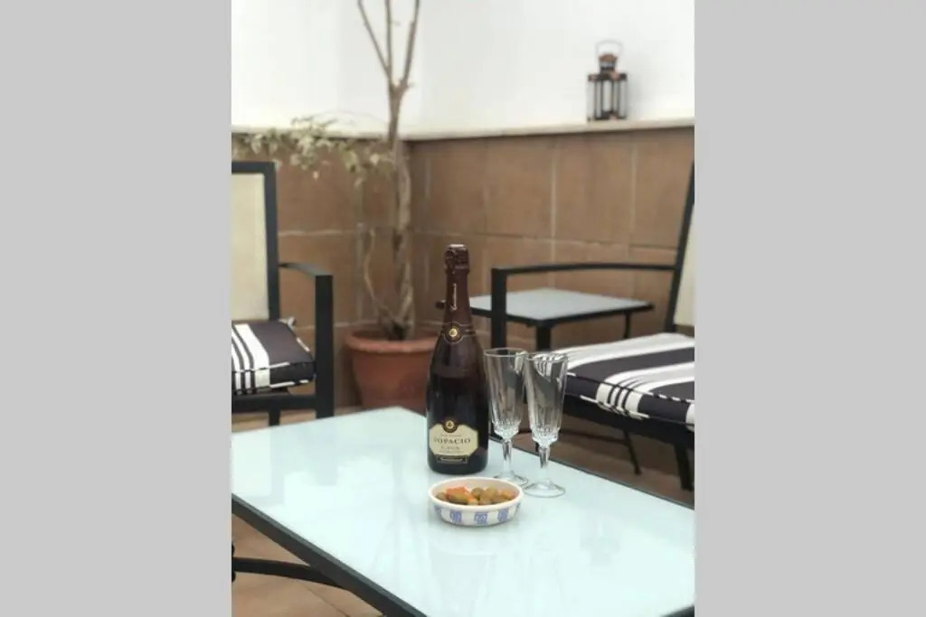 “SMILE NERJA” chic apartment with WIFI, 4 guests