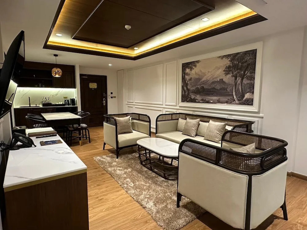 CHINO@NIMMAN Luxury Boutique Hotel