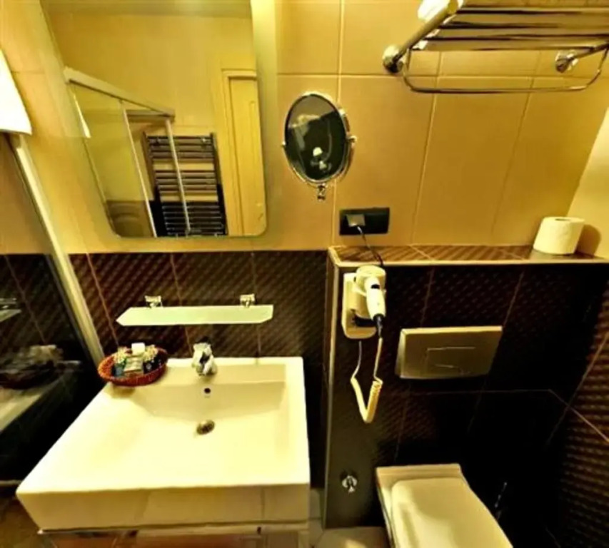 Ada Life Hotel