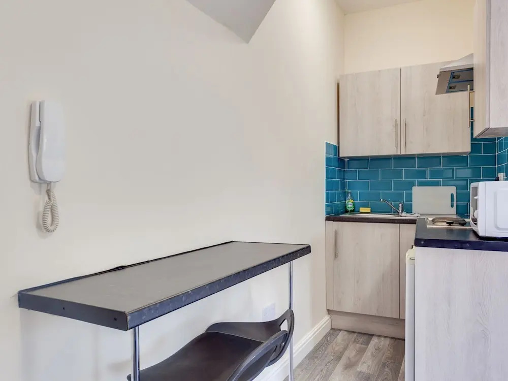 Restful Apartment in Coventry Near Fargo Village