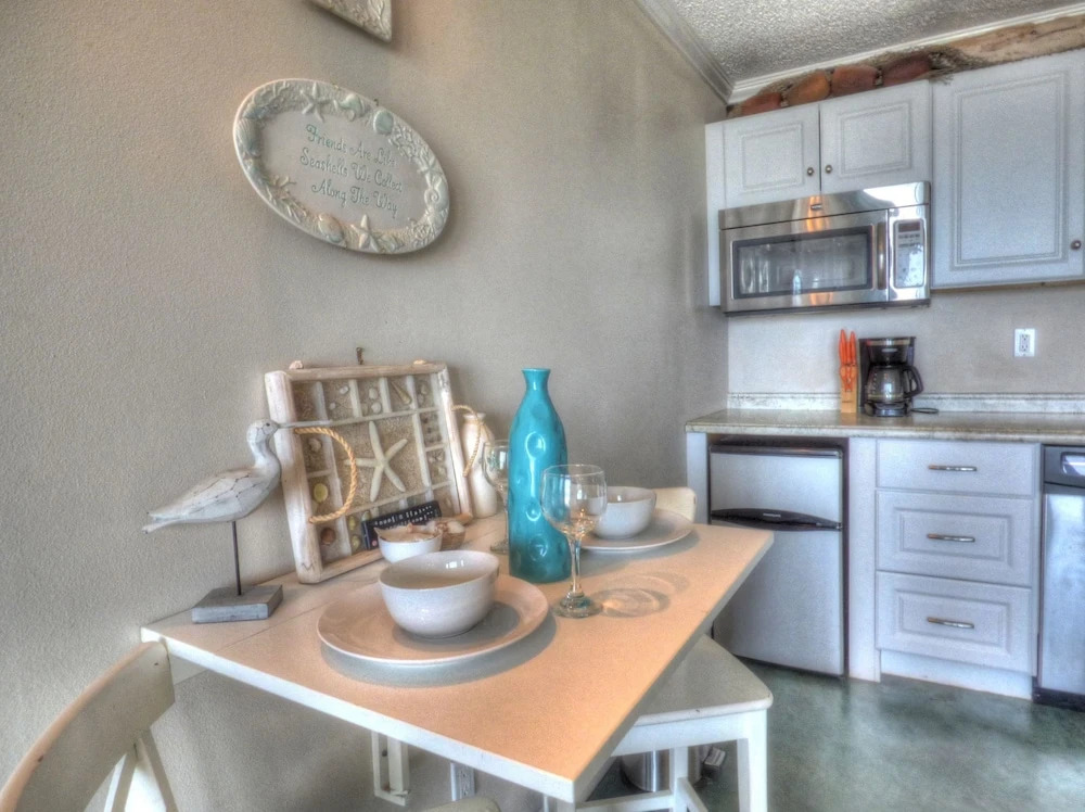 Pet Friendly Gulf Views On the Beach Steps Away 2nd Floor Private Deck