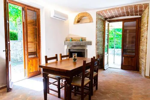 Podere Mezzastrada - Place of Charme