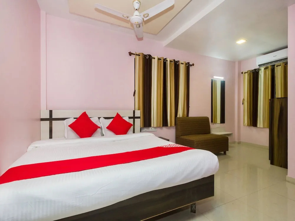 OYO 22918 Hotel Sadanand Mourya Lodging And Boarding