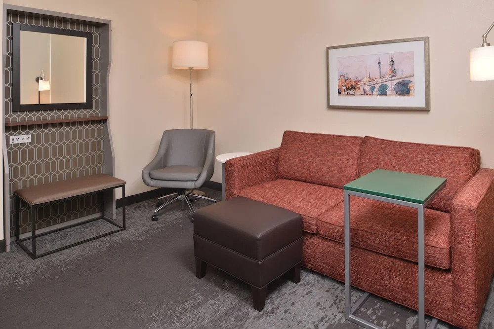Holiday Inn Hotel & Suites Raleigh-Cary I-40 @Walnut St