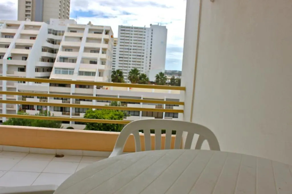 Akisol Rocha Areia