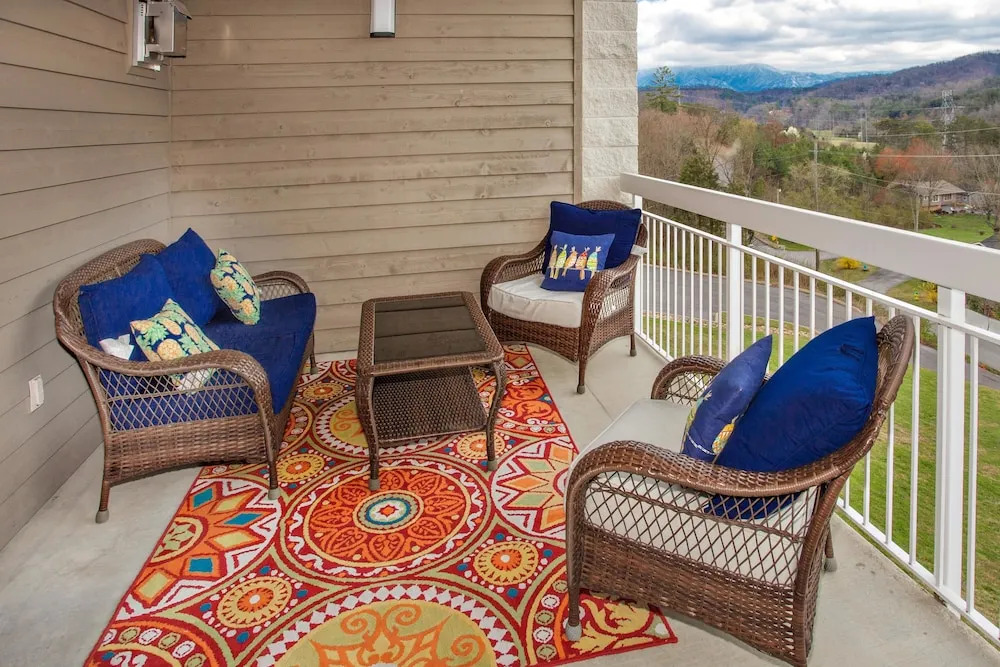 Whispering Pines 532