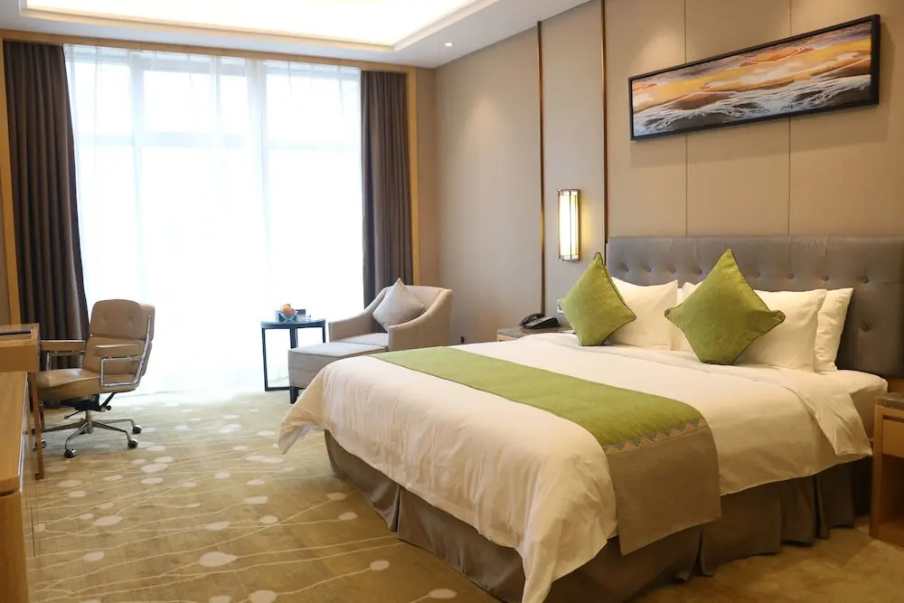 Lianjiang Century Hongteng Hotel