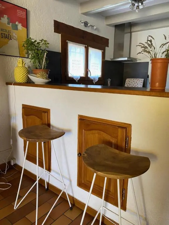Jolie maison de village, à 2 min à pied du lac dEsparron de Verdon