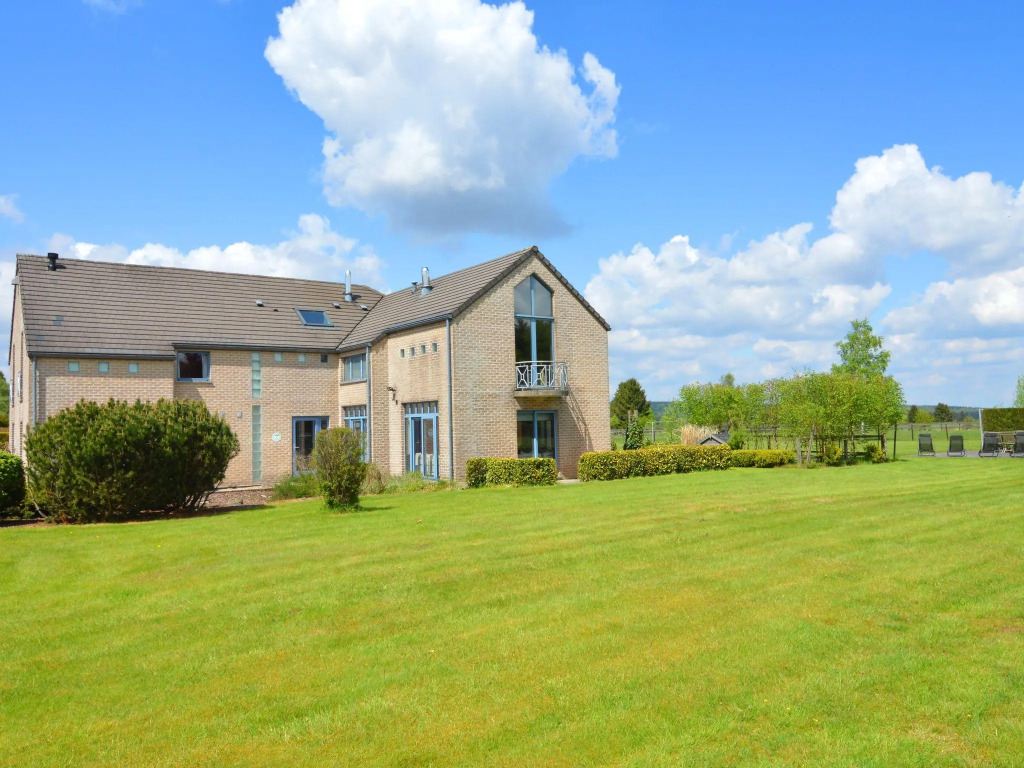 Delightful Villa in Sourbrodt With Swimming Pool, Terrace