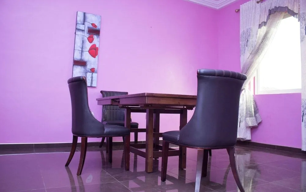 Sheilas Executive Hotel & Lodge