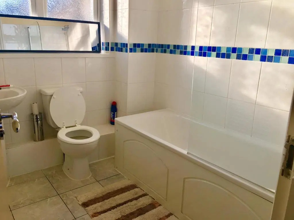 London 4 Bedrooms 3 Bathrooms with Garden House